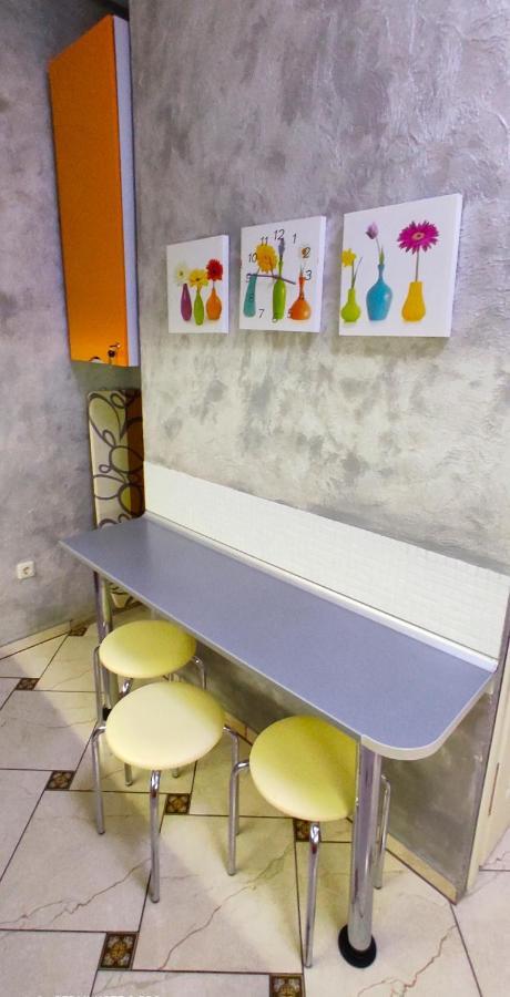 Apart Club Dzhambula Chernivtsi Bagian luar foto